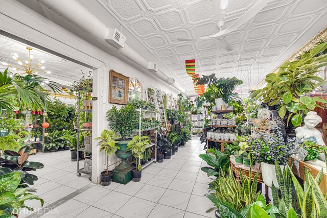 2312 W Touhy Avenue, Chicago, IL 60645