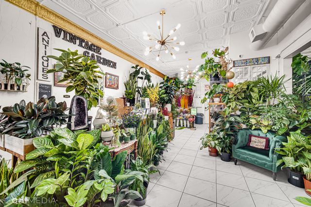 2312 W Touhy Avenue, Chicago, IL 60645