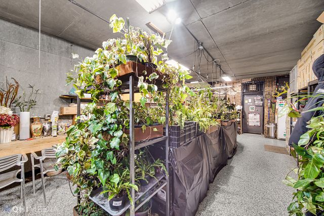 2312 W Touhy Avenue, Chicago, IL 60645