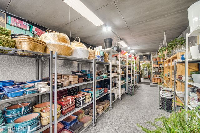 2312 W Touhy Avenue, Chicago, IL 60645