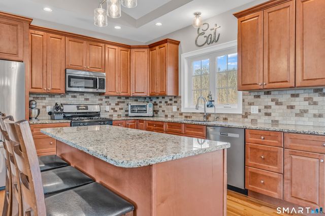 2 Ridge Valley Road, Newtown, CT 06482