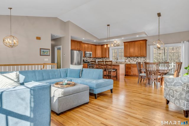 2 Ridge Valley Road, Newtown, CT 06482