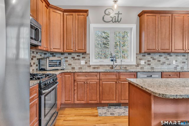 2 Ridge Valley Road, Newtown, CT 06482