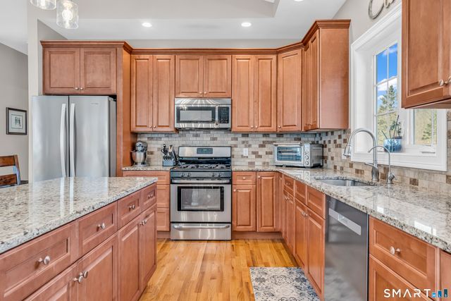 2 Ridge Valley Road, Newtown, CT 06482