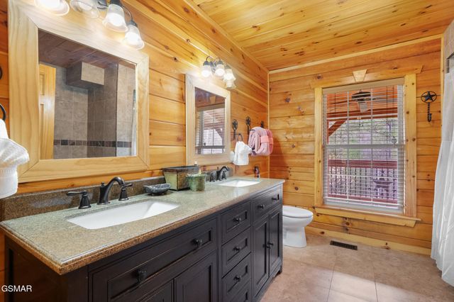 1238 Mossy Cove Way, Sevierville, TN 37876