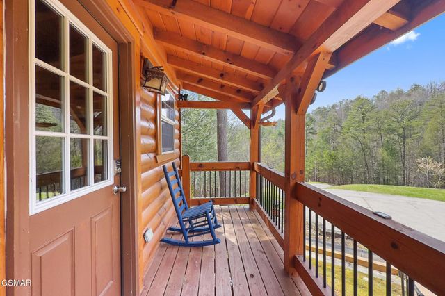 1238 Mossy Cove Way, Sevierville, TN 37876
