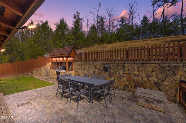 1238 Mossy Cove Way, Sevierville, TN 37876