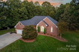11 Greenway Drive, Granite Falls, NC 28630
