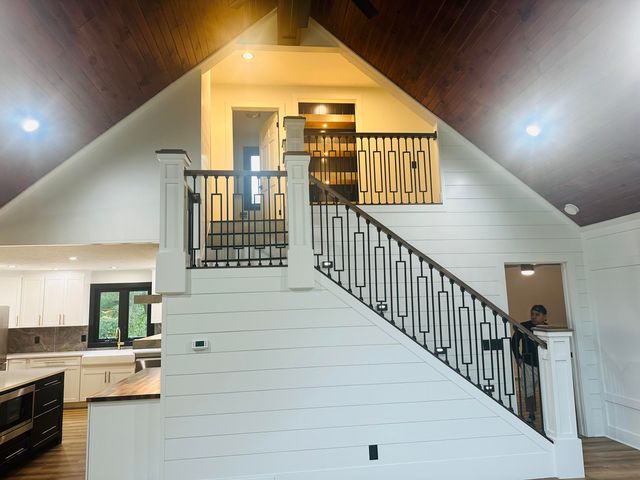 1505 N Green Creek Road, Laketon Twp, MI 49445