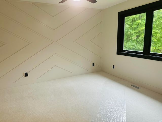 1505 N Green Creek Road, Laketon Twp, MI 49445