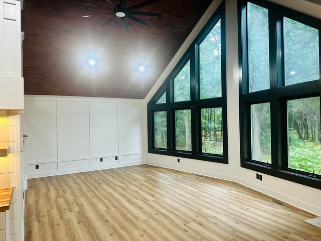 1505 N Green Creek Road, Laketon Twp, MI 49445