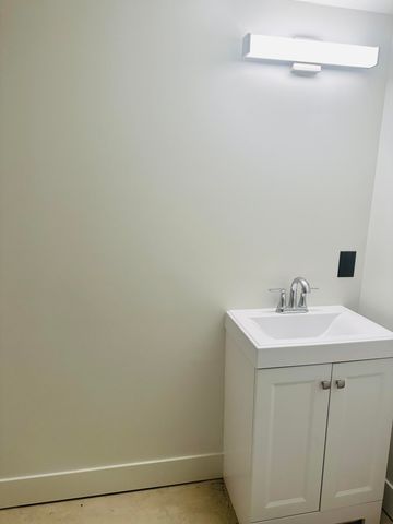 1505 N Green Creek Road, Laketon Twp, MI 49445