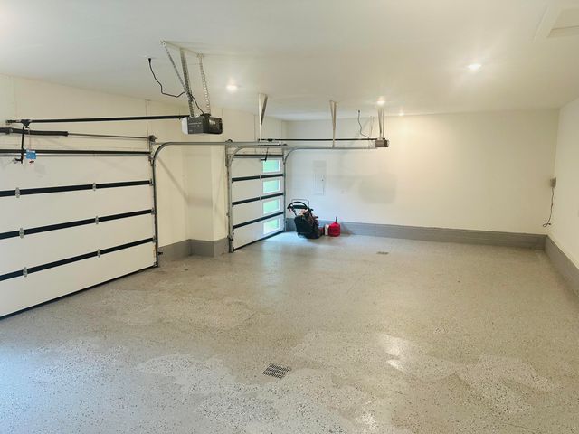 1505 N Green Creek Road, Laketon Twp, MI 49445