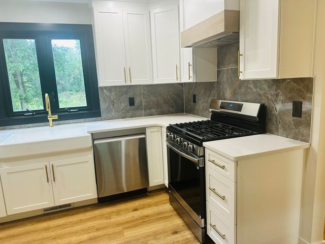 1505 N Green Creek Road, Laketon Twp, MI 49445