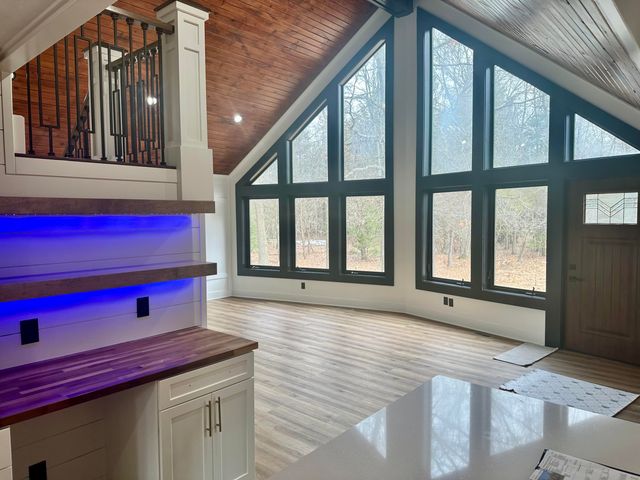1505 N Green Creek Road, Laketon Twp, MI 49445