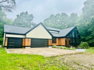 1505 N Green Creek Road, Laketon Twp, MI 49445