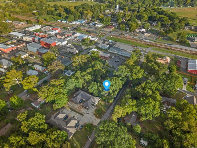 206 N Elm Street, Beebe, AR 72012