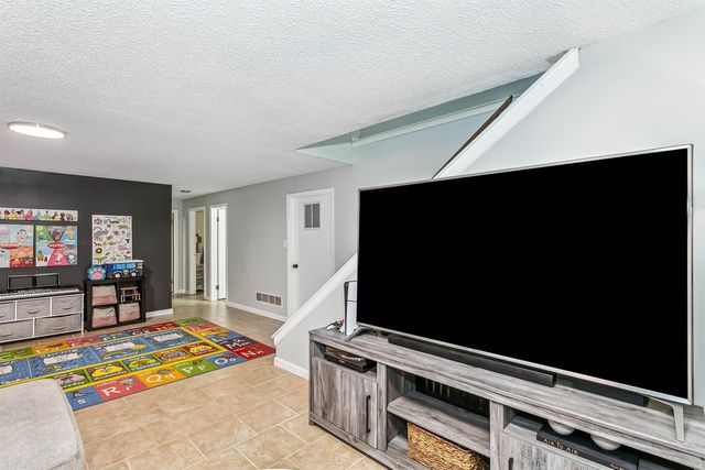 9114 E Bedell St, Wichita, KS 67207