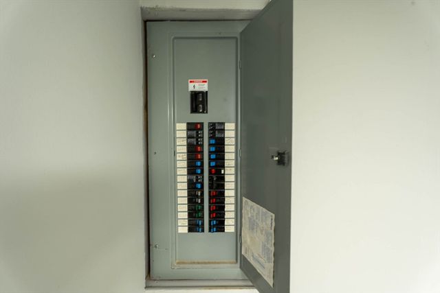 180 Pike Ave, Attleboro, MA 02703