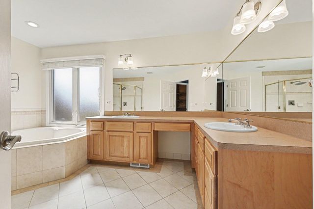 59807 Glacier Ridge N, Washington Twp, MI 48094