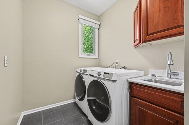 59807 Glacier Ridge N, Washington Twp, MI 48094