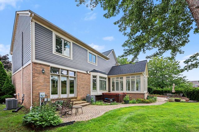 59807 Glacier Ridge N, Washington Twp, MI 48094