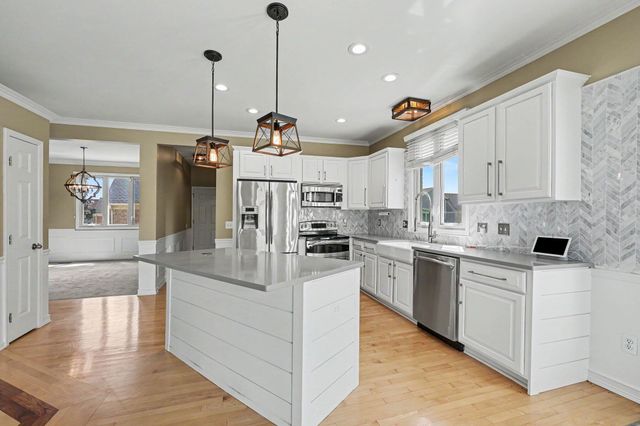 59807 Glacier Ridge N, Washington Twp, MI 48094