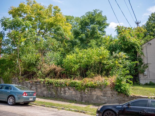 2224 Iowa Avenue, Cincinnati, OH 45206