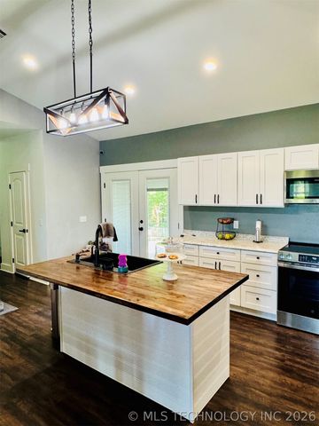 11922 Snell Road, Kingston, OK 73439