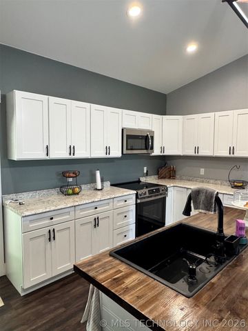11922 Snell Road, Kingston, OK 73439