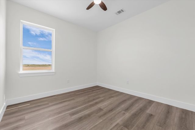 132 S Baese Road, Elm Mott, TX 76640