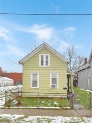 4148 Carlyle Avenue, Cleveland, OH 44109
