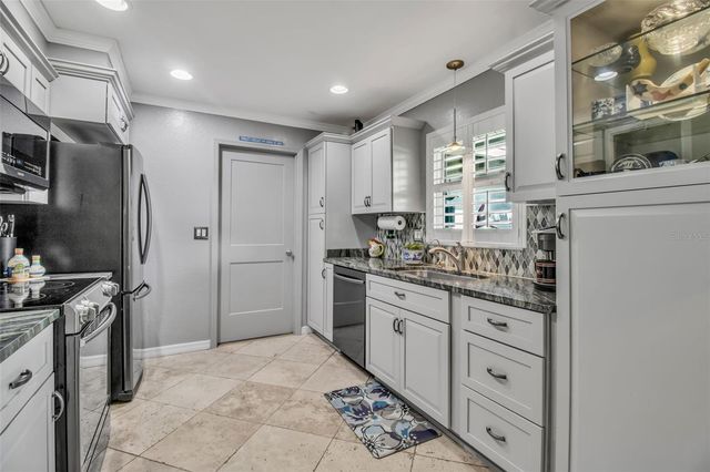 1014 63RD ST W, Bradenton, FL 34209