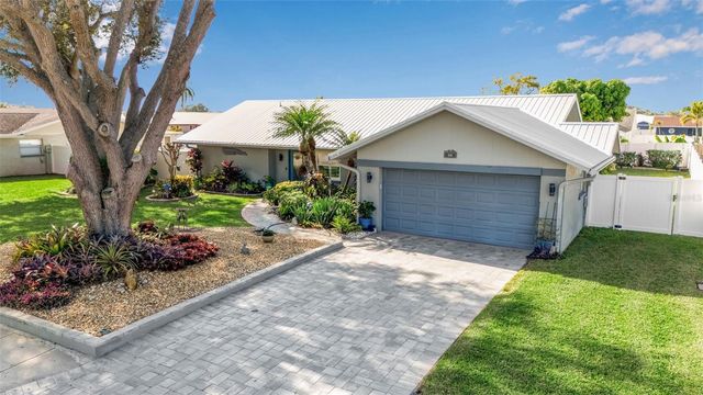 1014 63RD ST W, Bradenton, FL 34209