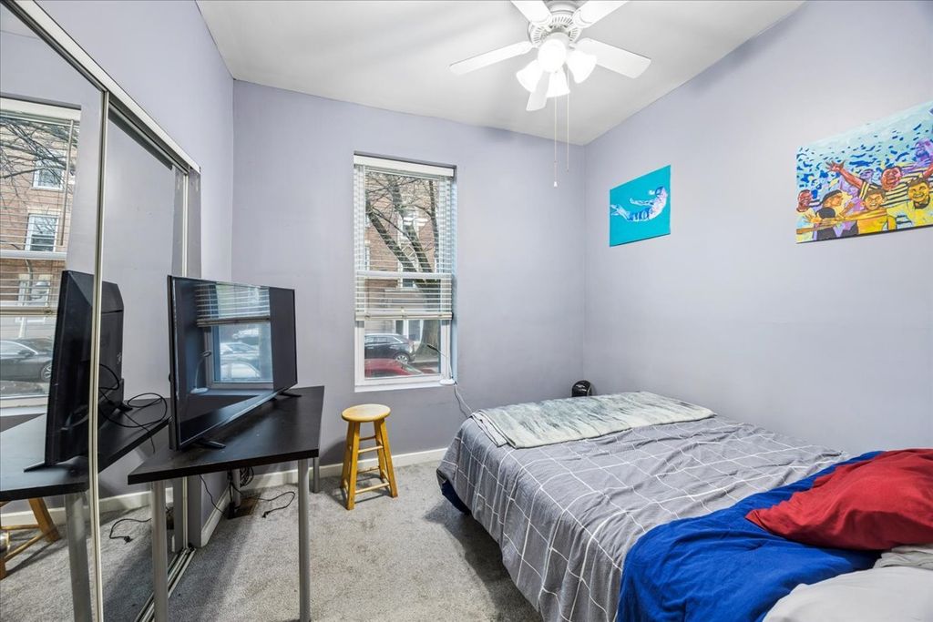 Image 15 of property listing at 1400 N Artesian Avenue, Chicago, IL 60622