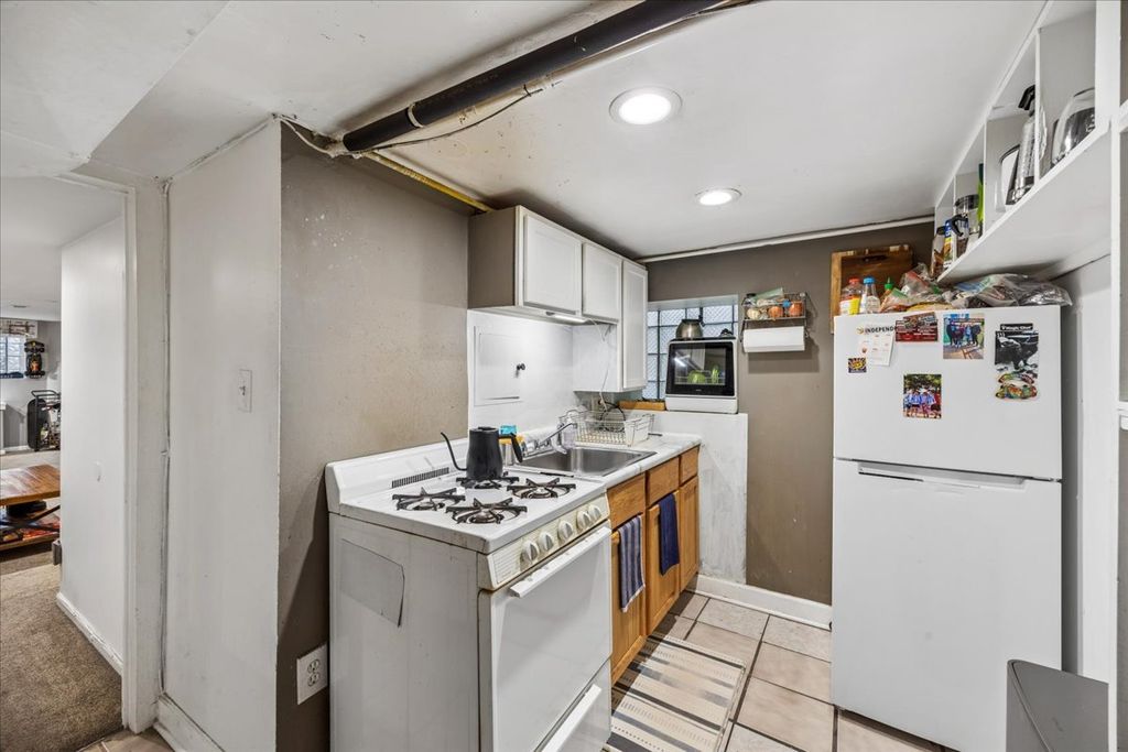 Image 18 of property listing at 1400 N Artesian Avenue, Chicago, IL 60622