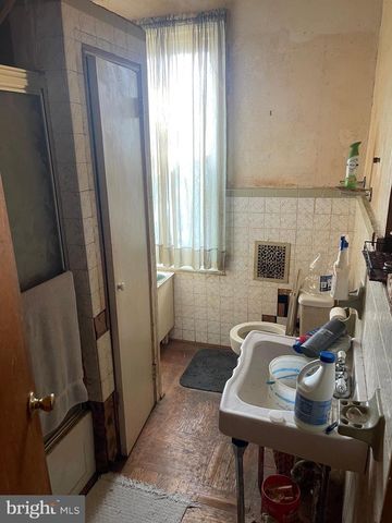 19 S 6TH ST, Darby, PA 19023