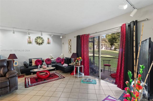 281 S Hollybrook Drive 103, Pembroke Pines, FL 33025