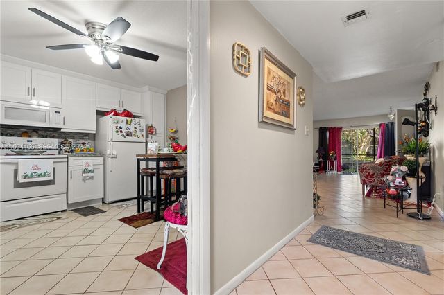 281 S Hollybrook Drive 103, Pembroke Pines, FL 33025