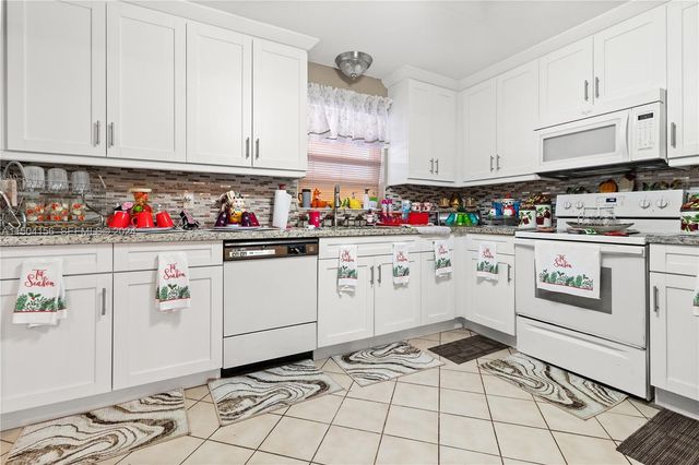 281 S Hollybrook Drive 103, Pembroke Pines, FL 33025
