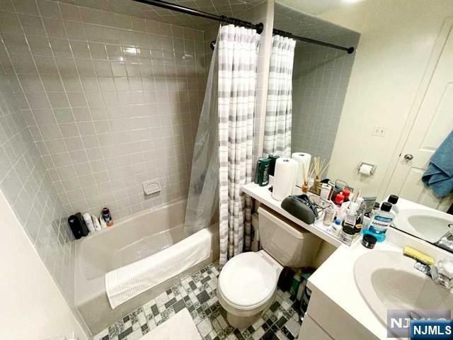 166 Surrey Court 166, Ramsey, NJ 07446
