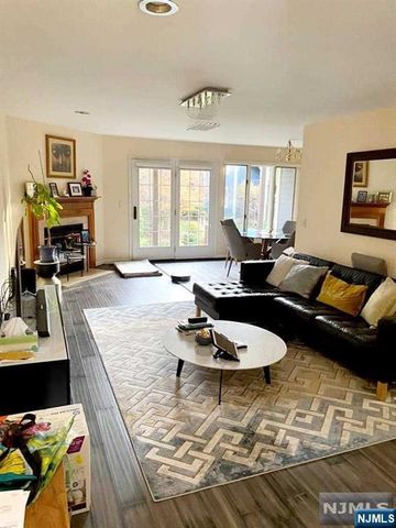 166 Surrey Court 166, Ramsey, NJ 07446