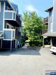 166 Surrey Court 166, Ramsey, NJ 07446