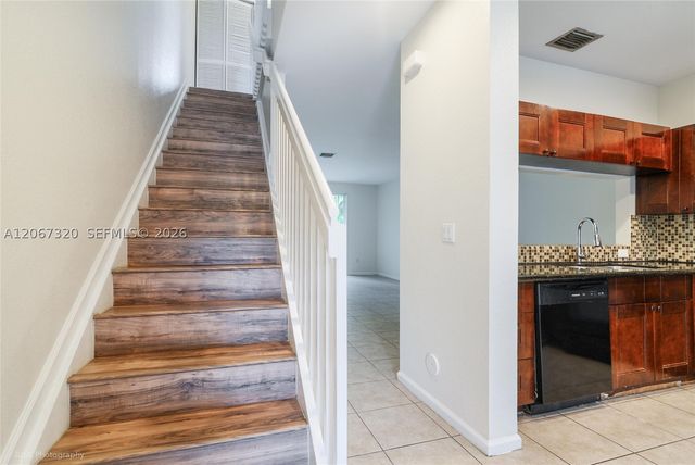 8228 SW 29th St 103, Miramar, FL 33025