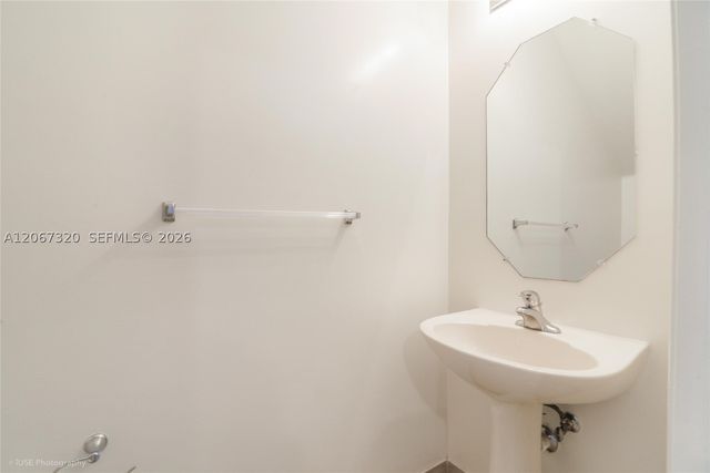 8228 SW 29th St 103, Miramar, FL 33025