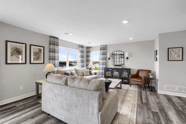 2052 Clearwater Terrace, Shakopee, MN 55379