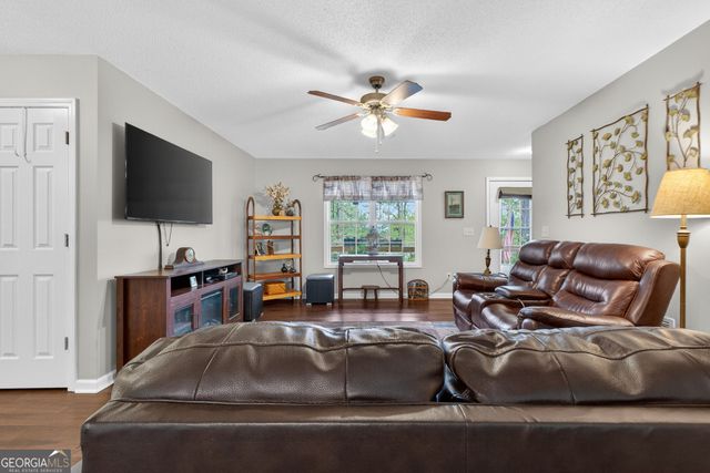 55 Edgewater Drive, Griffin, GA 30223