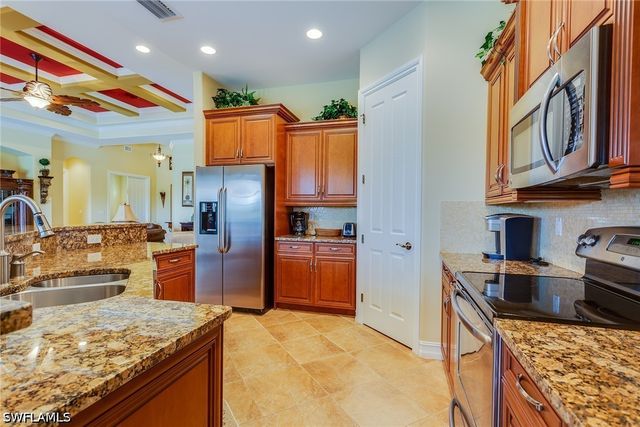 7771 Cottesmore DR, Naples, FL 34113