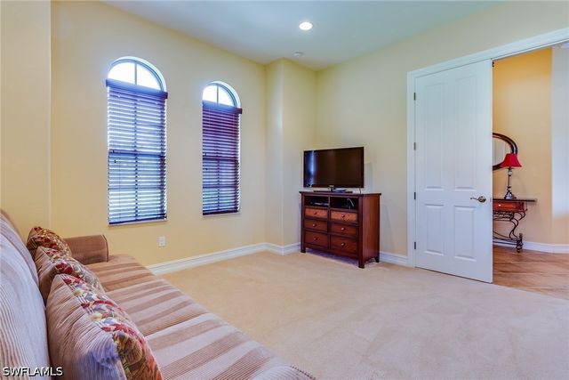 7771 Cottesmore DR, Naples, FL 34113