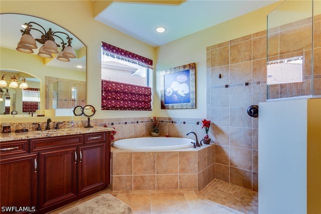 7771 Cottesmore DR, Naples, FL 34113